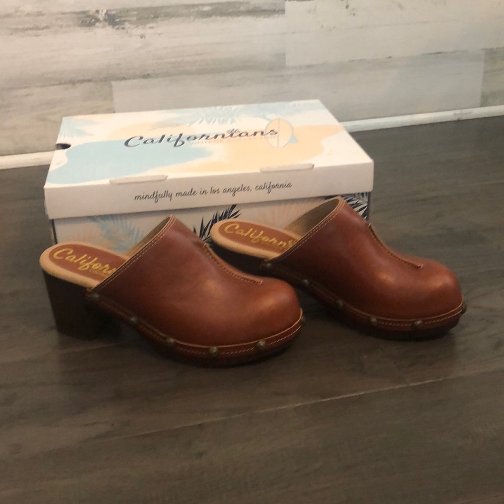 Californians Susan Cognac Clogs